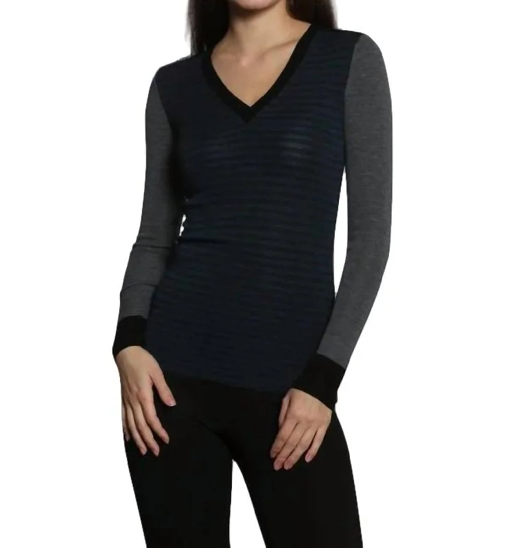 Modern Women's Outfit Skinny Rib Vee Pullover In Charcoal/ocean