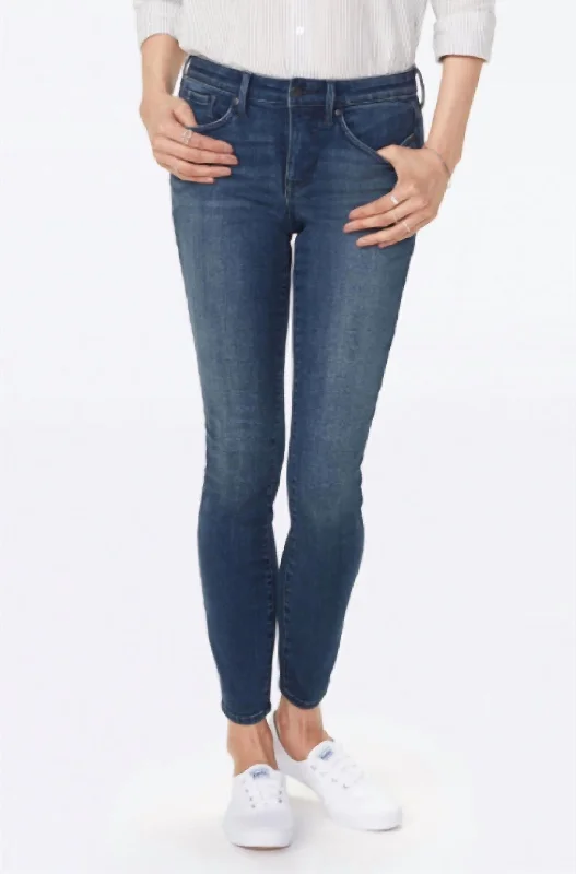 Women Online Clothing Boutiques Ami Skinny Jean In Bernal Wash