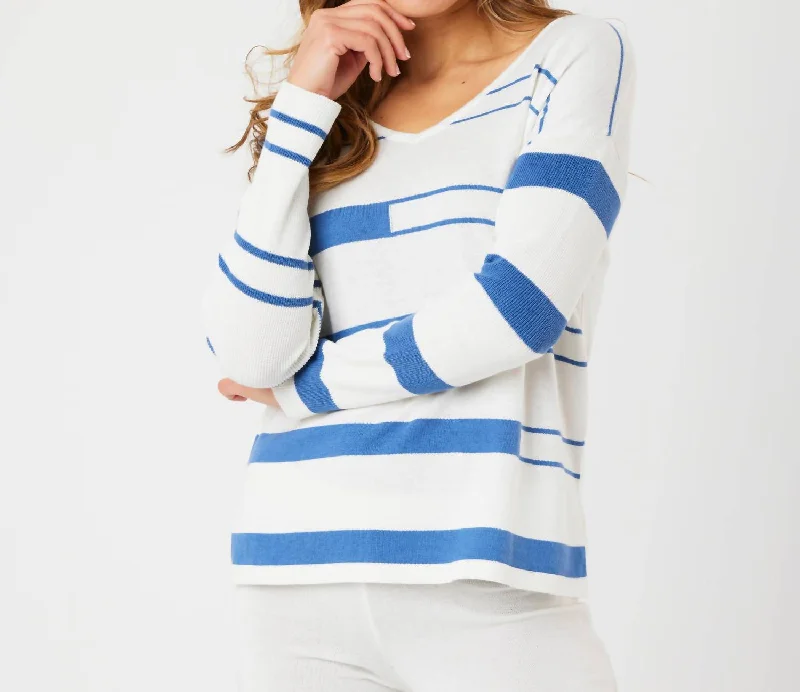 Vintage-Inspired Garments V-Neck Sweater In Ivory/denim