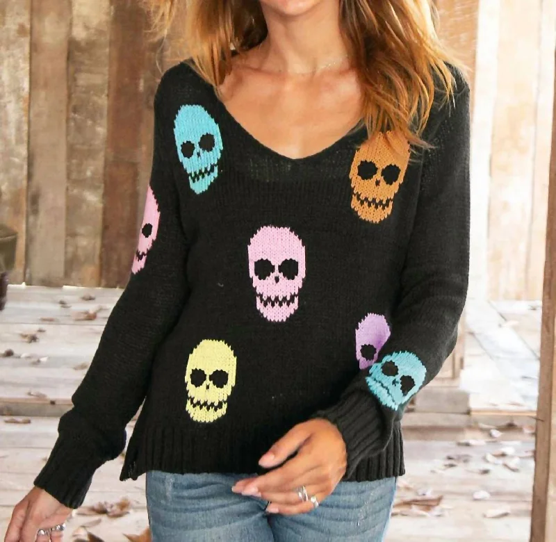 Affordable Women's Outfit Multiple Skulls V Neck Sweater In Black Multi