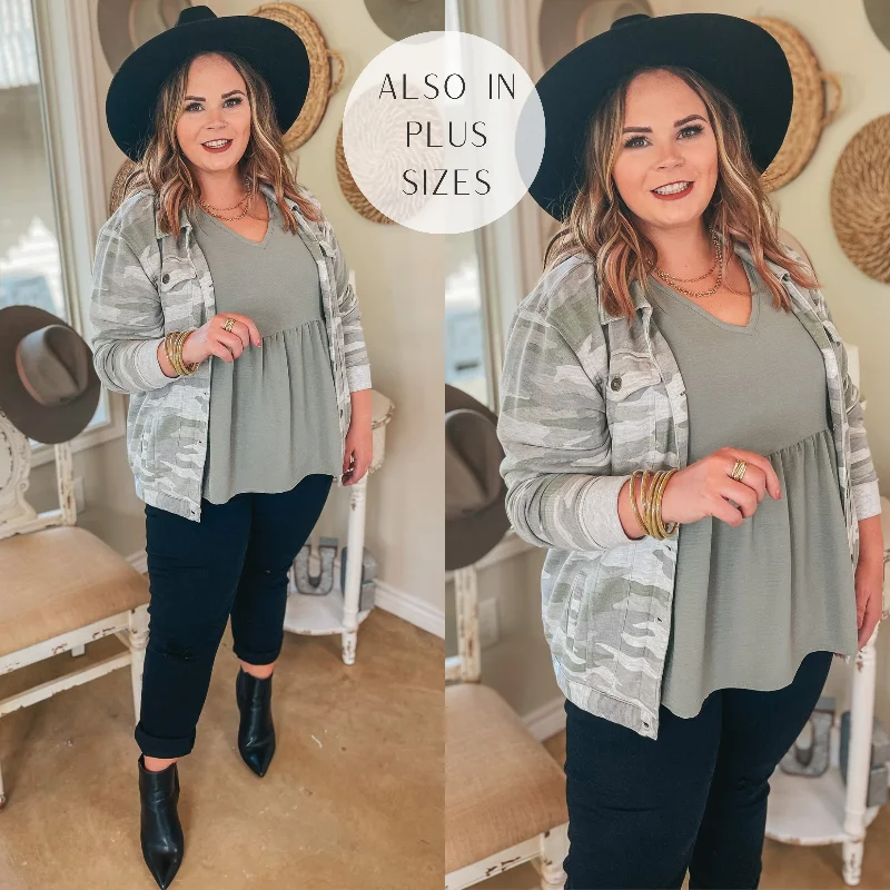 Fashionable Tops for Women Weekend Dreaming Button Up French Terry Jacket with Pockets in Camouflage